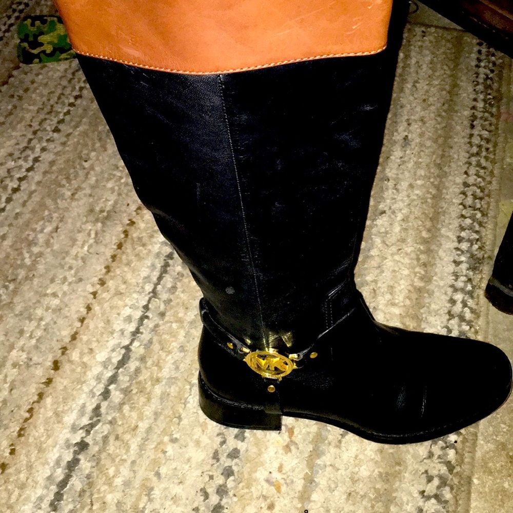 Mk boots very nice gently used
